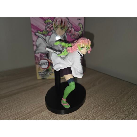 Bandai Demon Slayer Vibration Stars Mitsuri Kanroji Figurine 5.5" Japan Figure - Picture 3 of 12